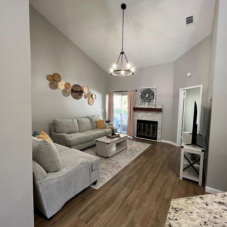 Mid City Condo Гантсвілл Екстер'єр фото