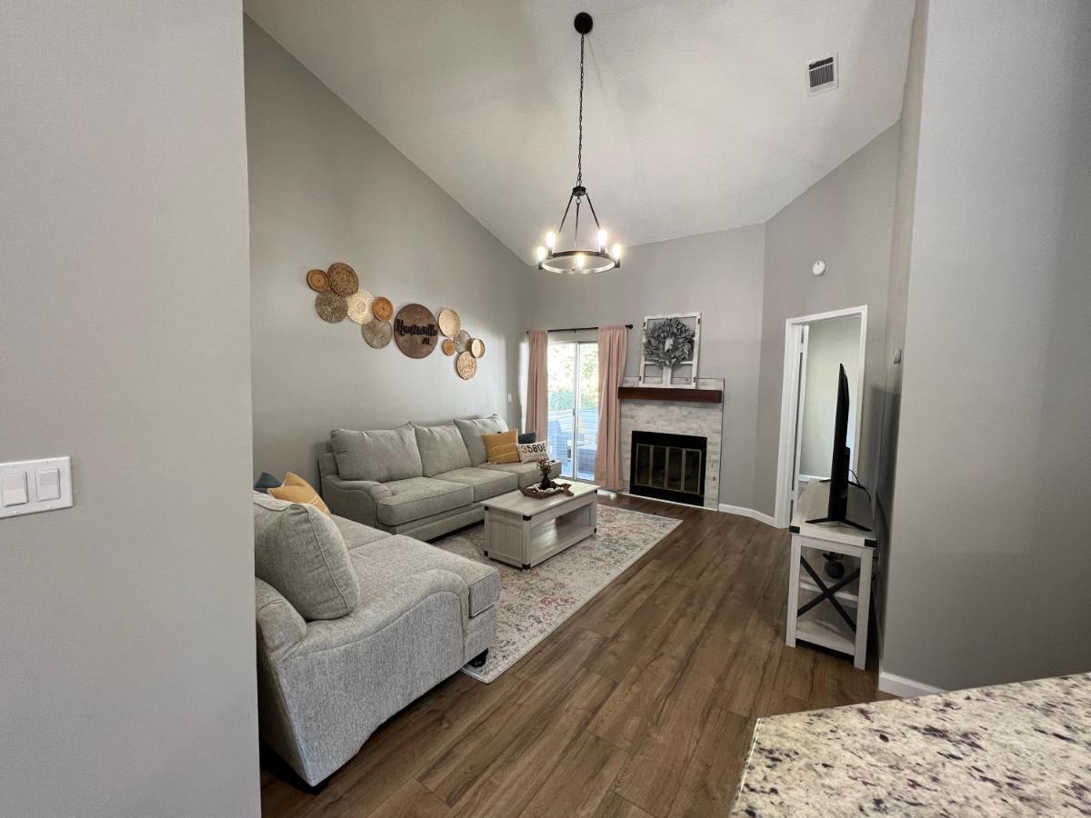 Mid City Condo Гантсвілл Екстер'єр фото