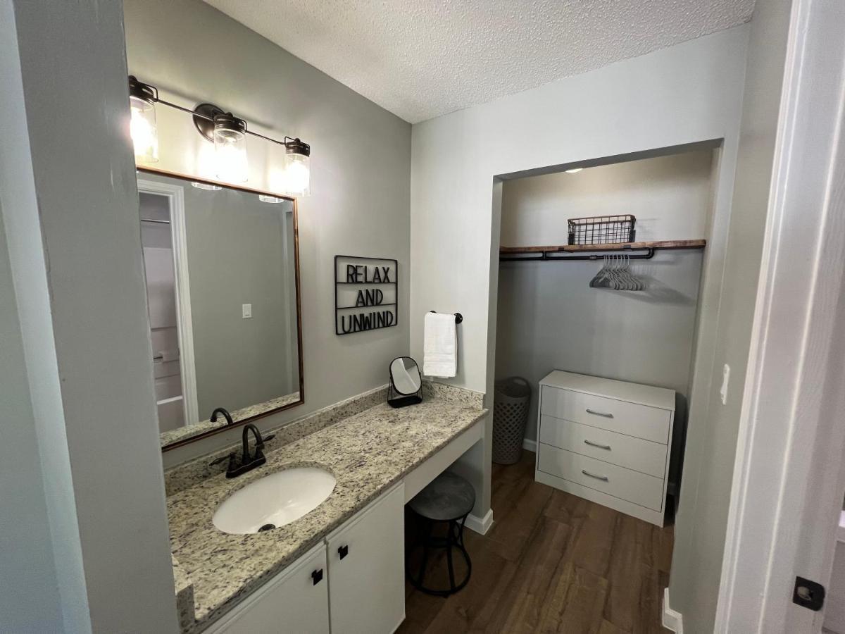 Mid City Condo Гантсвілл Екстер'єр фото