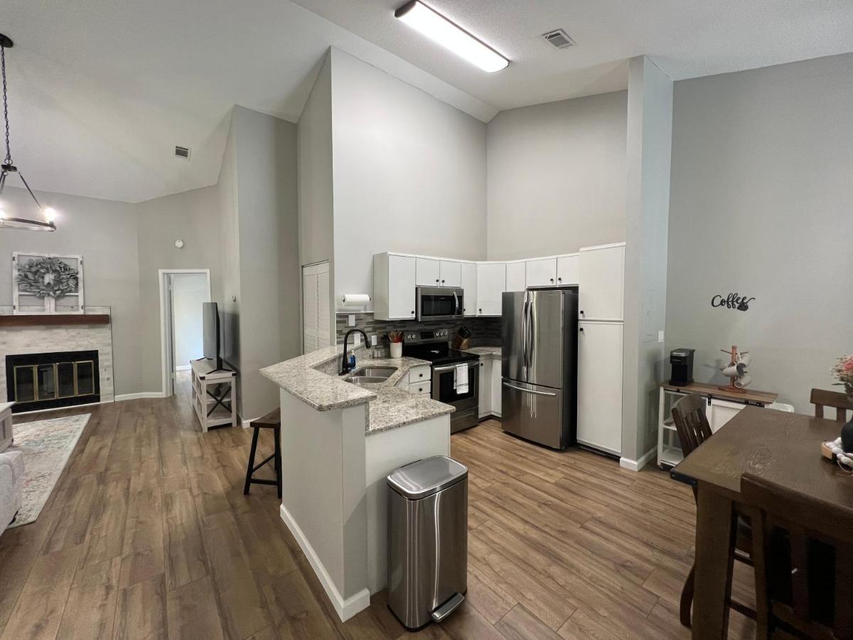 Mid City Condo Гантсвілл Екстер'єр фото